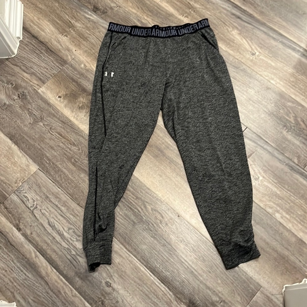 Under armour sweats size medium
